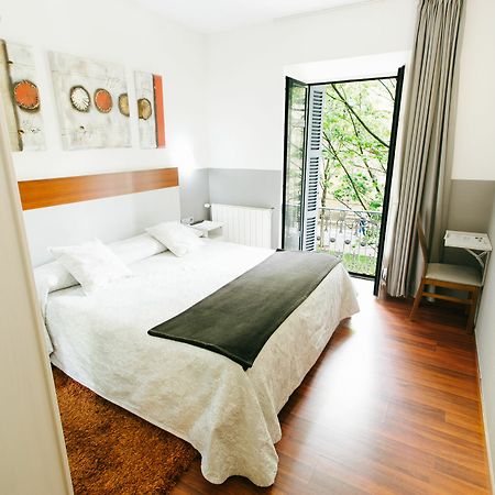 Hostal San Ignacio Centro ซานเซบาสเตียน ภายนอก รูปภาพ