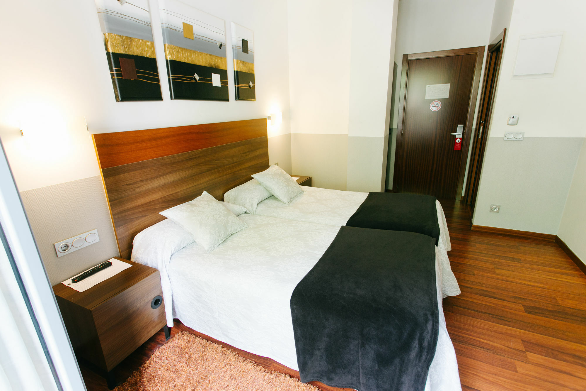 Hostal San Ignacio Centro ซานเซบาสเตียน ภายนอก รูปภาพ