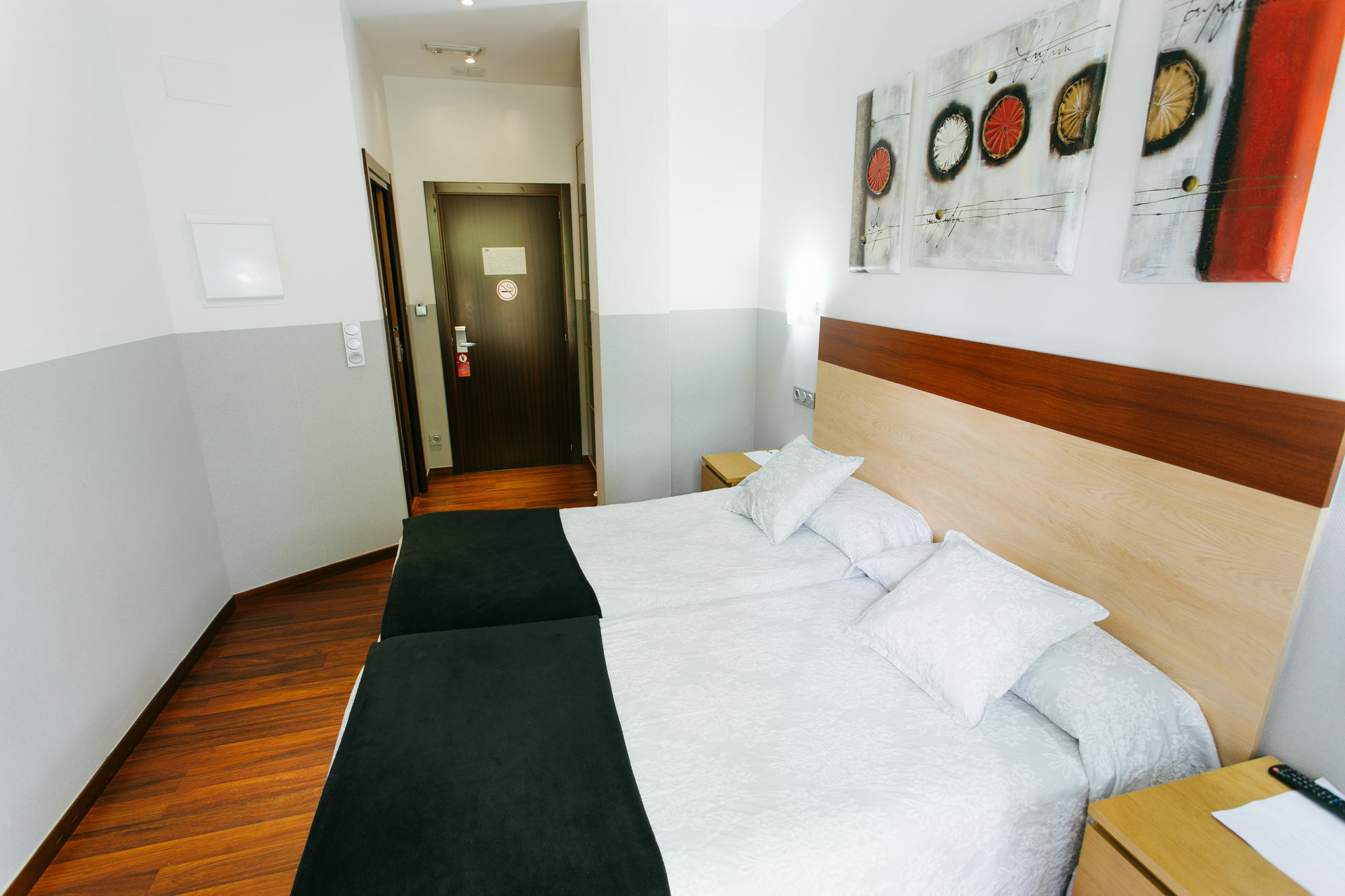 Hostal San Ignacio Centro ซานเซบาสเตียน ภายนอก รูปภาพ