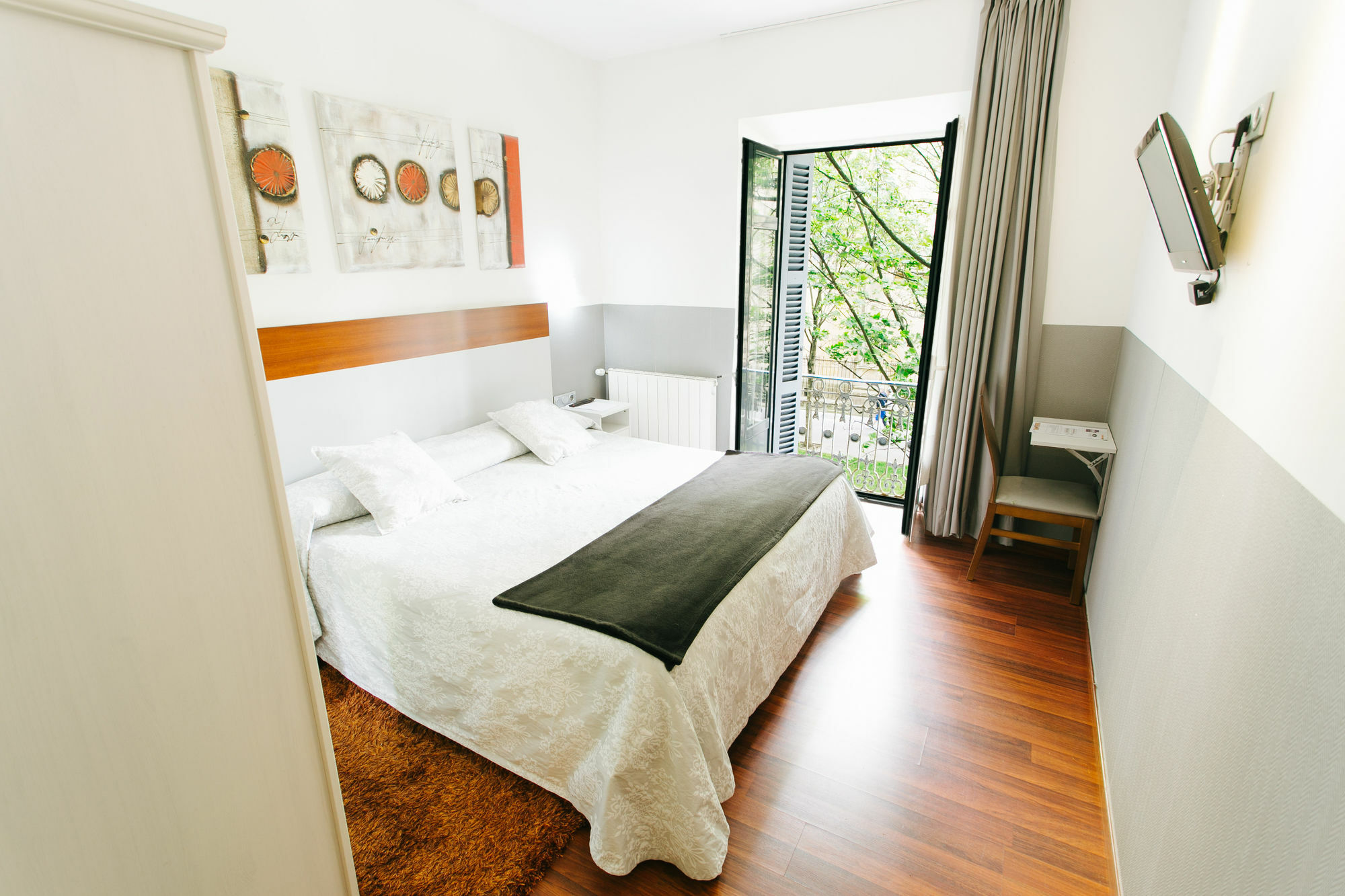 Hostal San Ignacio Centro ซานเซบาสเตียน ภายนอก รูปภาพ